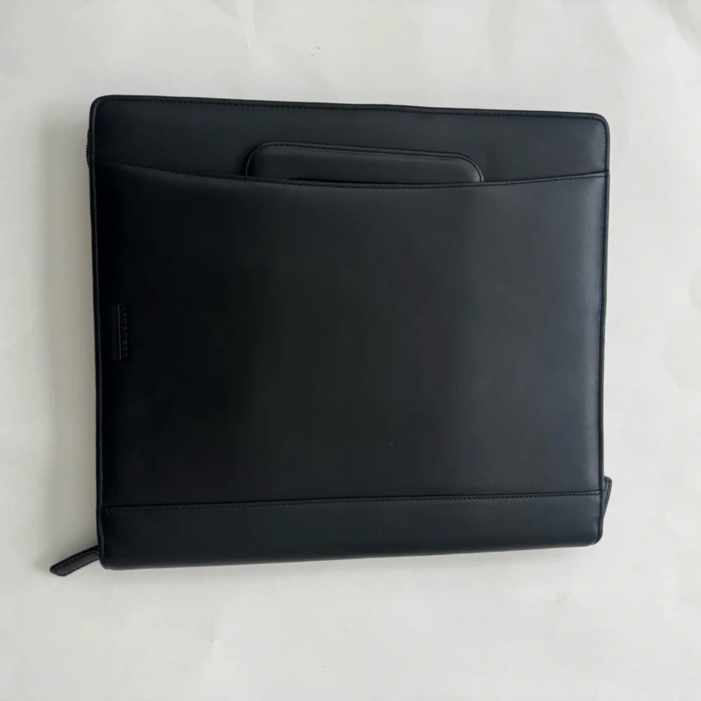 Levenger Black Leather Portfolio Briefcase Retractable Handle Zipper Closure